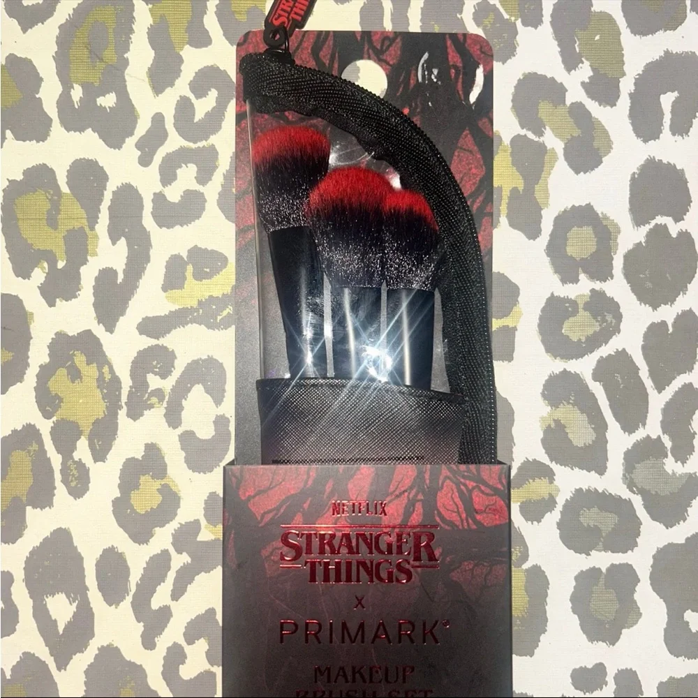 Stranger Things X Primark 3 Pc Make Up Brush Set Limited edition